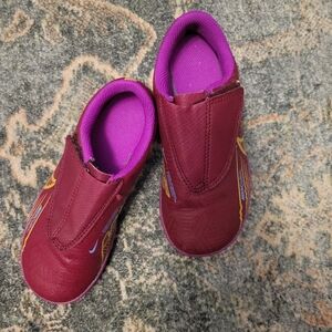 Nike Kids Slip-On Sneakers Mercurial Size 11C Beetroot